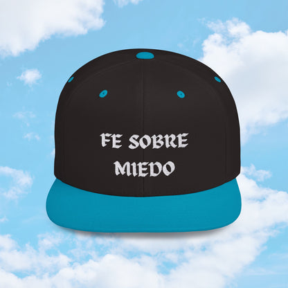 Gorra Snapback “Fe Sobre Miedo”